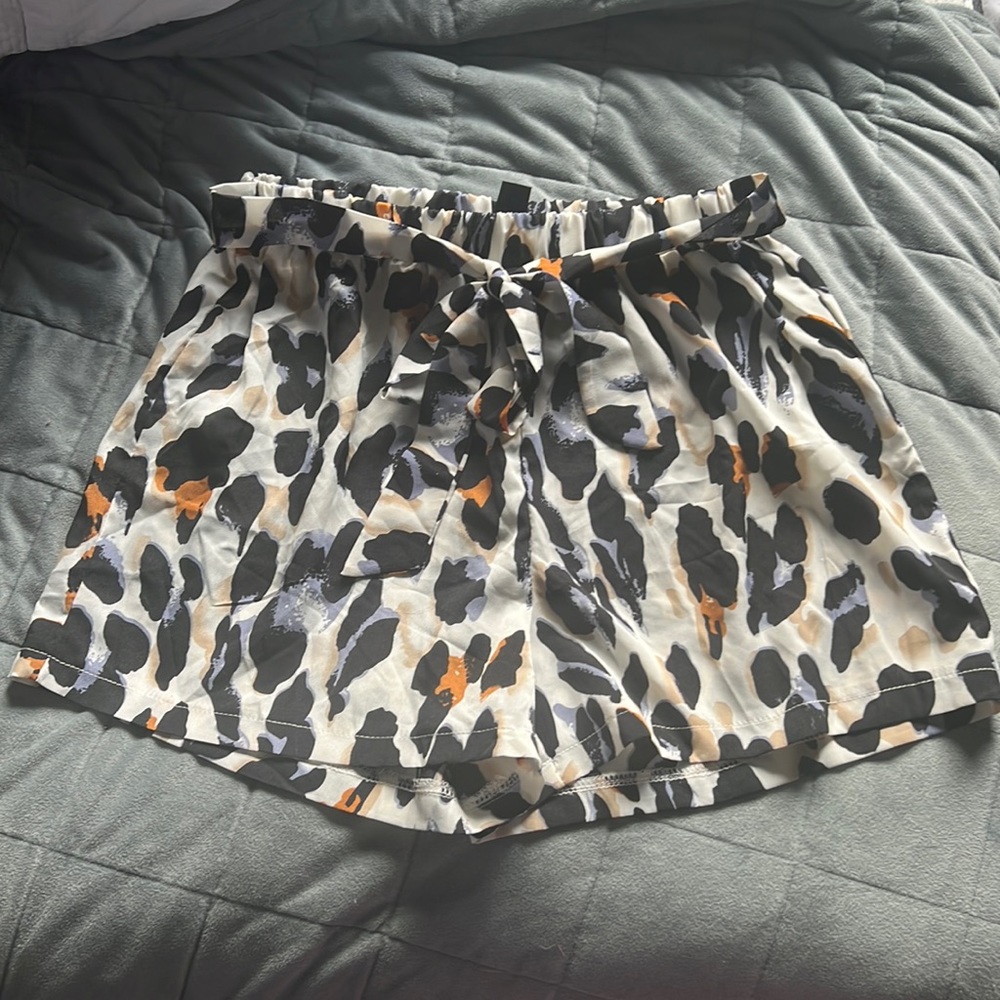 SHEIN - size Large - Flowy - NEW WITHOUT TAGS